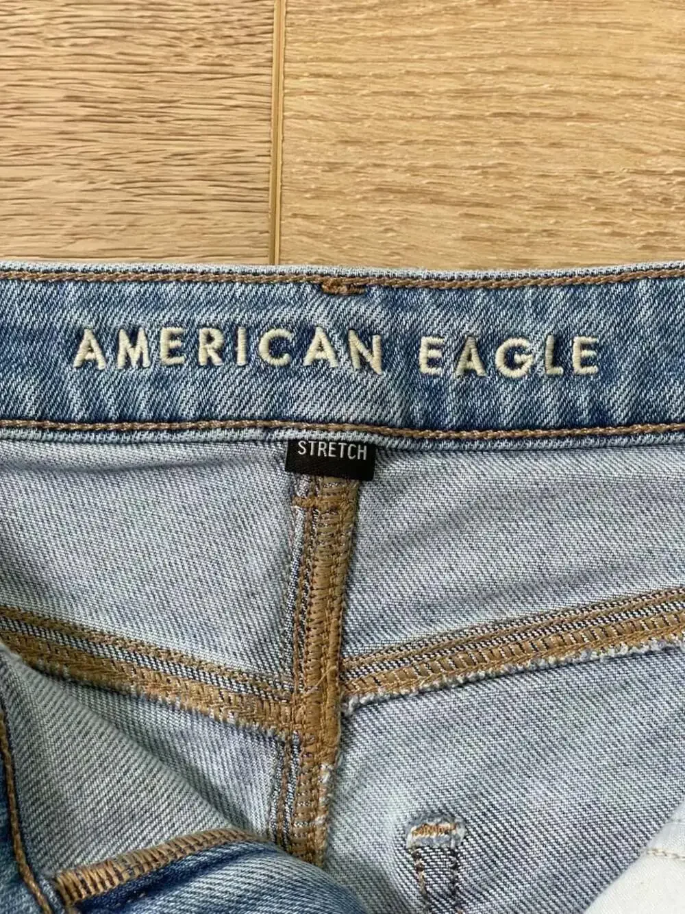 American Eagle Mom Jeans Womens 6 Long Light Wash Distressed Stretch High Rise